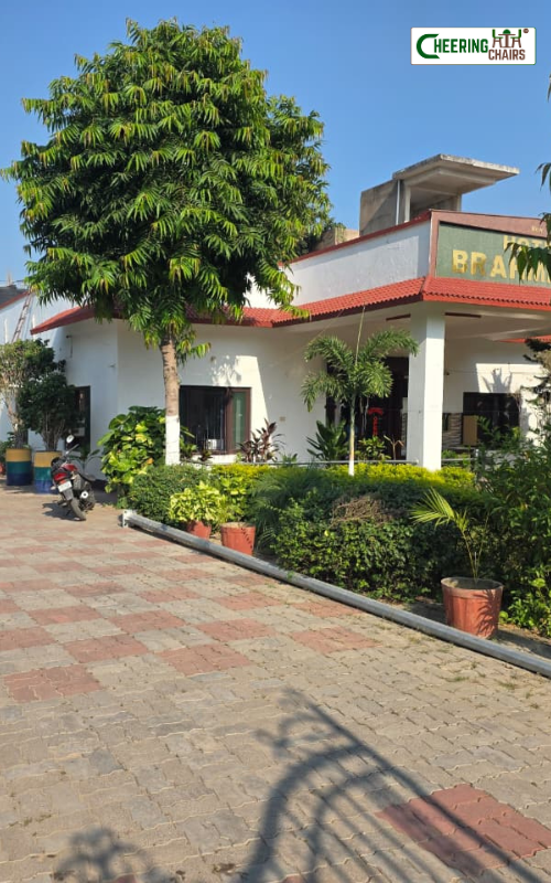 Brahmdeep restaurant, Sitapur
