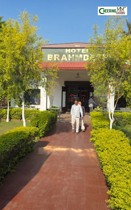 Brahmdeep restaurant, Sitapur