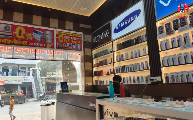 Famous Mobile Point, Greater Noida