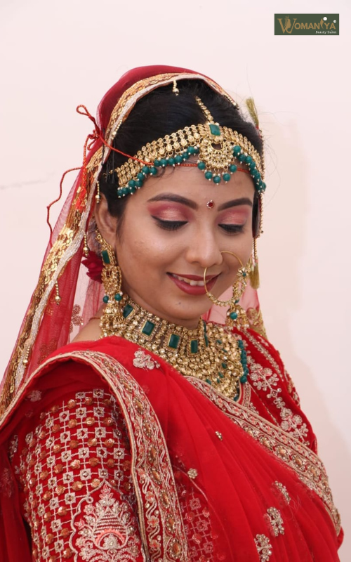 Blush Beauty Lounge, Dohad (Dahod)