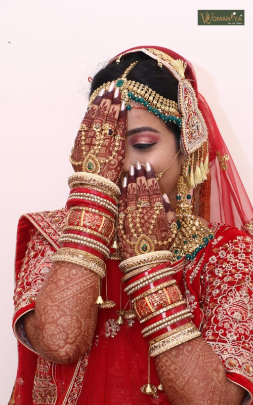 Blush Beauty Lounge, Dohad (Dahod)