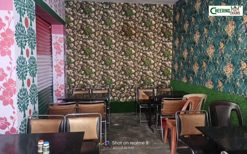 Khushi petij dolphin restaurant, Pukhrayan