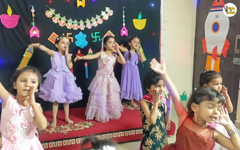 Smilebay pre school and day care, Noida extension