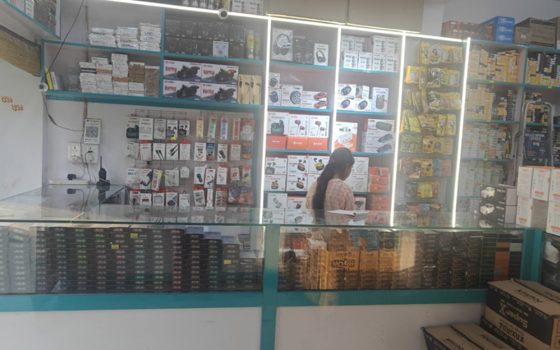 Vishal Mobile World, Lakhimpur kheri 