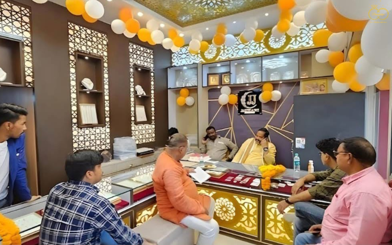 Jauhari Jewellers, Mau