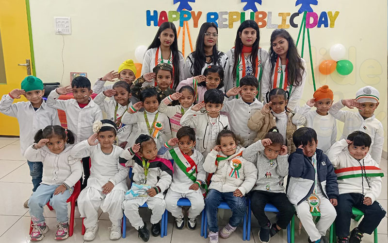 Makoons Play School, Rampur