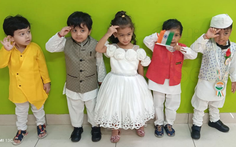 Makoons Play School, Rampur