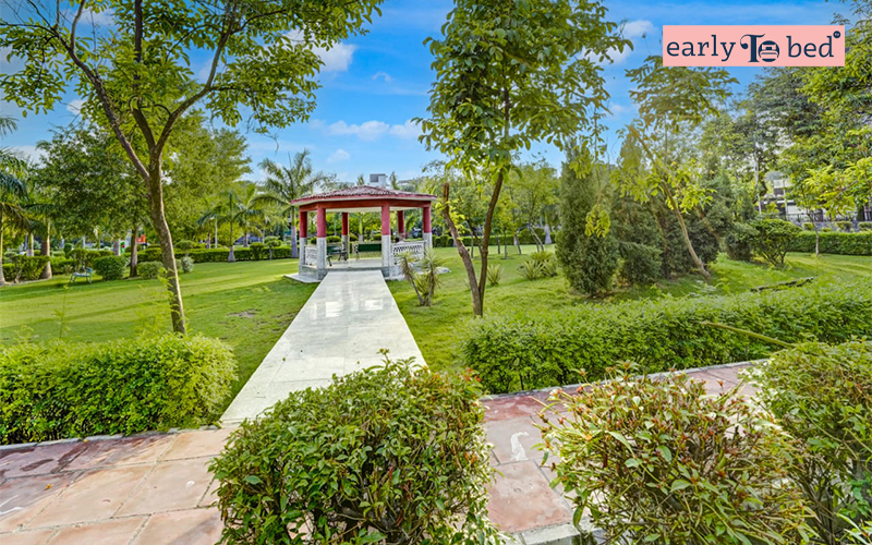 Hotel White House, Noida