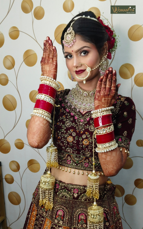 Anshika makeup Studio & academy, banuur