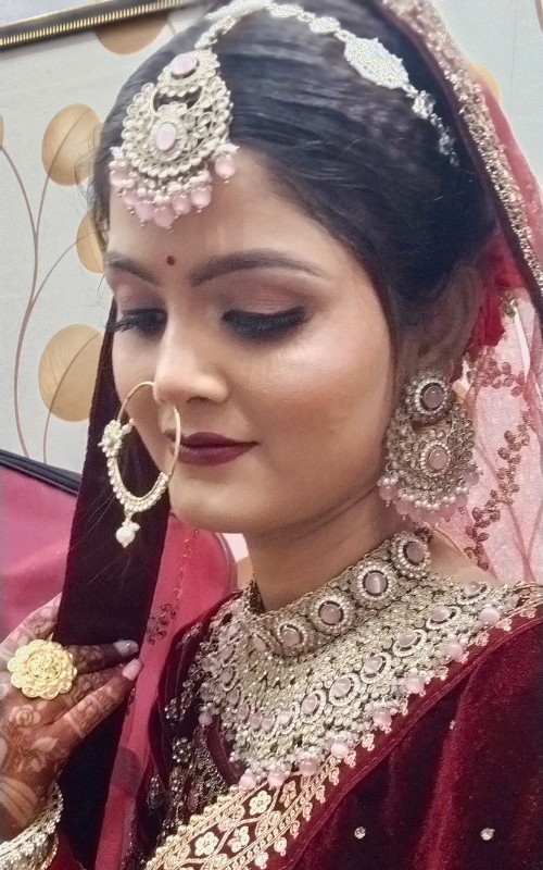 Anshika makeup Studio & academy, banuur